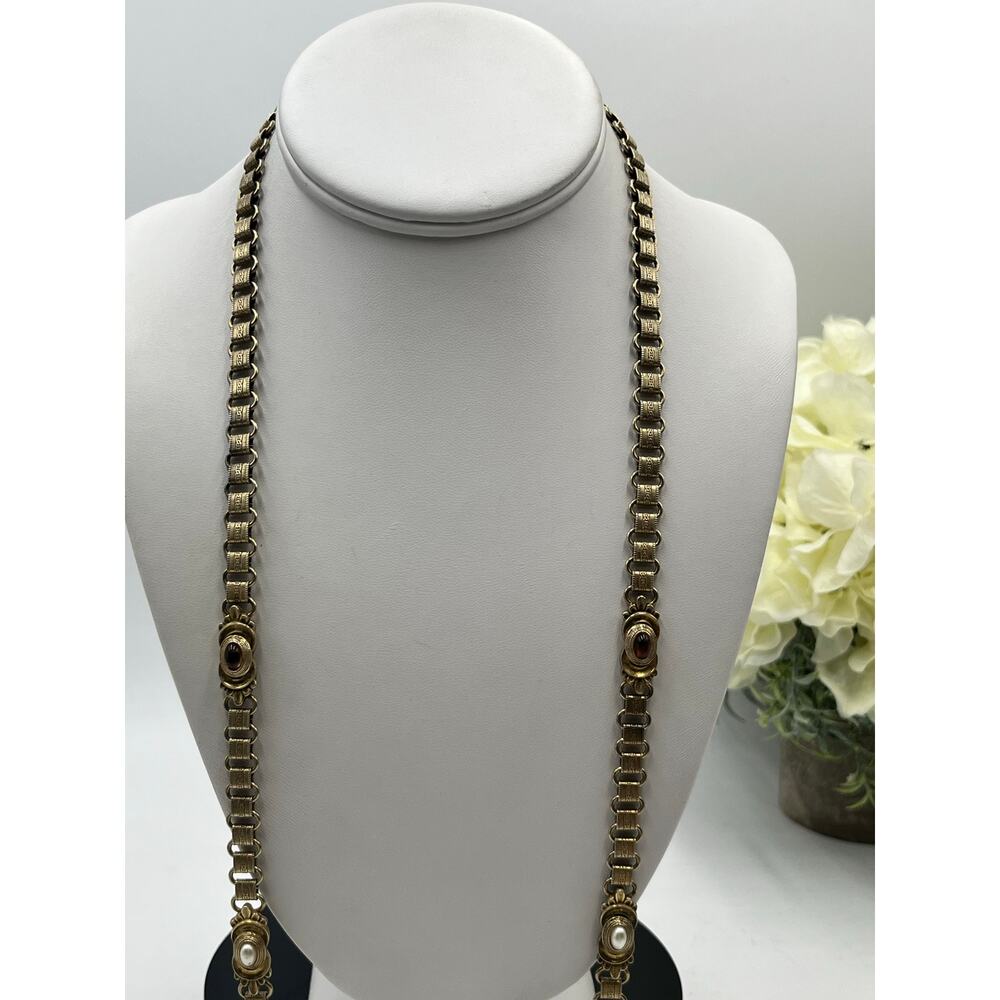 Vintage Gold Tone Book Chain Belt 34" Faux Pearl Cabochon
Ornate Fold Over Clasp
